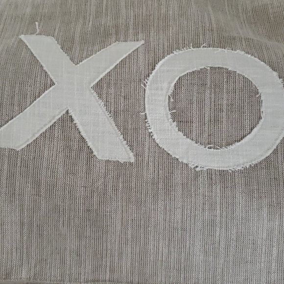 🆕️ Magaschoni Maison XO Table Runner - Picture 1 of 10